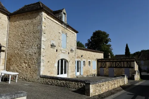 Façade après réfection des enduits
