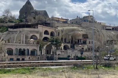 Taille d'un bloc de calcaire à la gradine